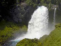 Sahalie Falls, between Belnap and McKenzie Pass